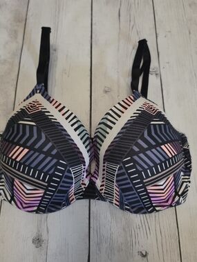 PINK Victoria's Secret Black Multi-Color Geometric T-Shirt Bra 32DD